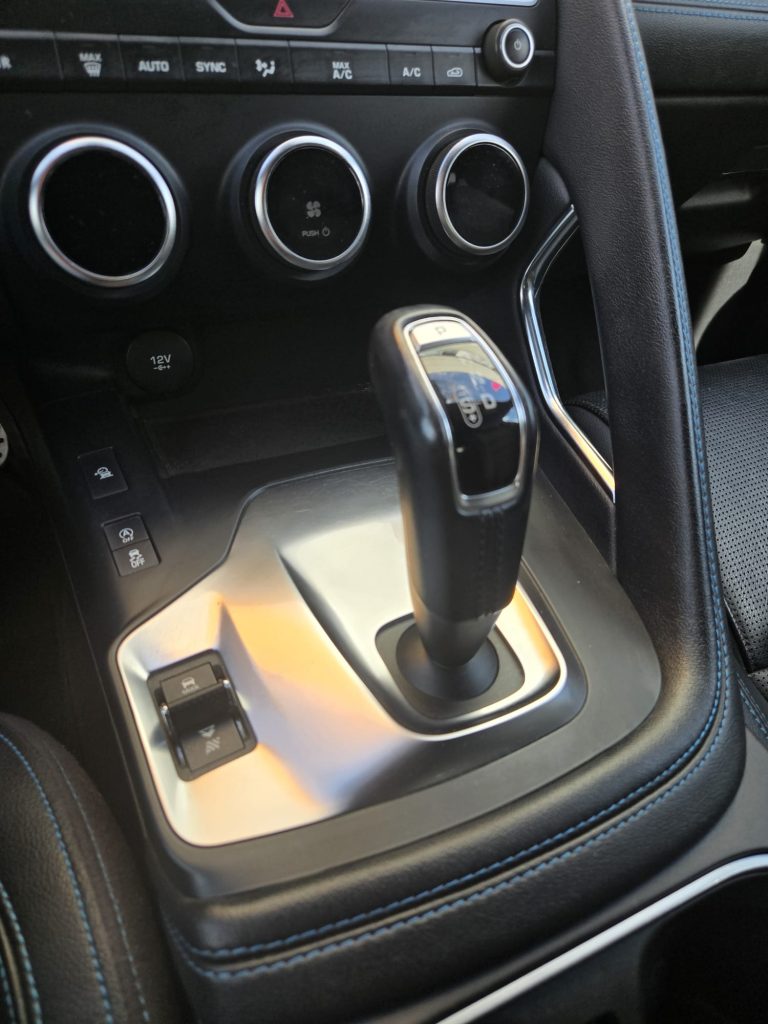 Jaguar E-Pace – foto 6